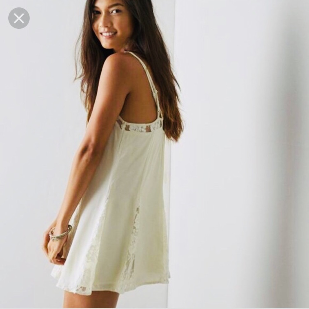 American Eagle beige lace pleated slip dress - Picture 2 of 2